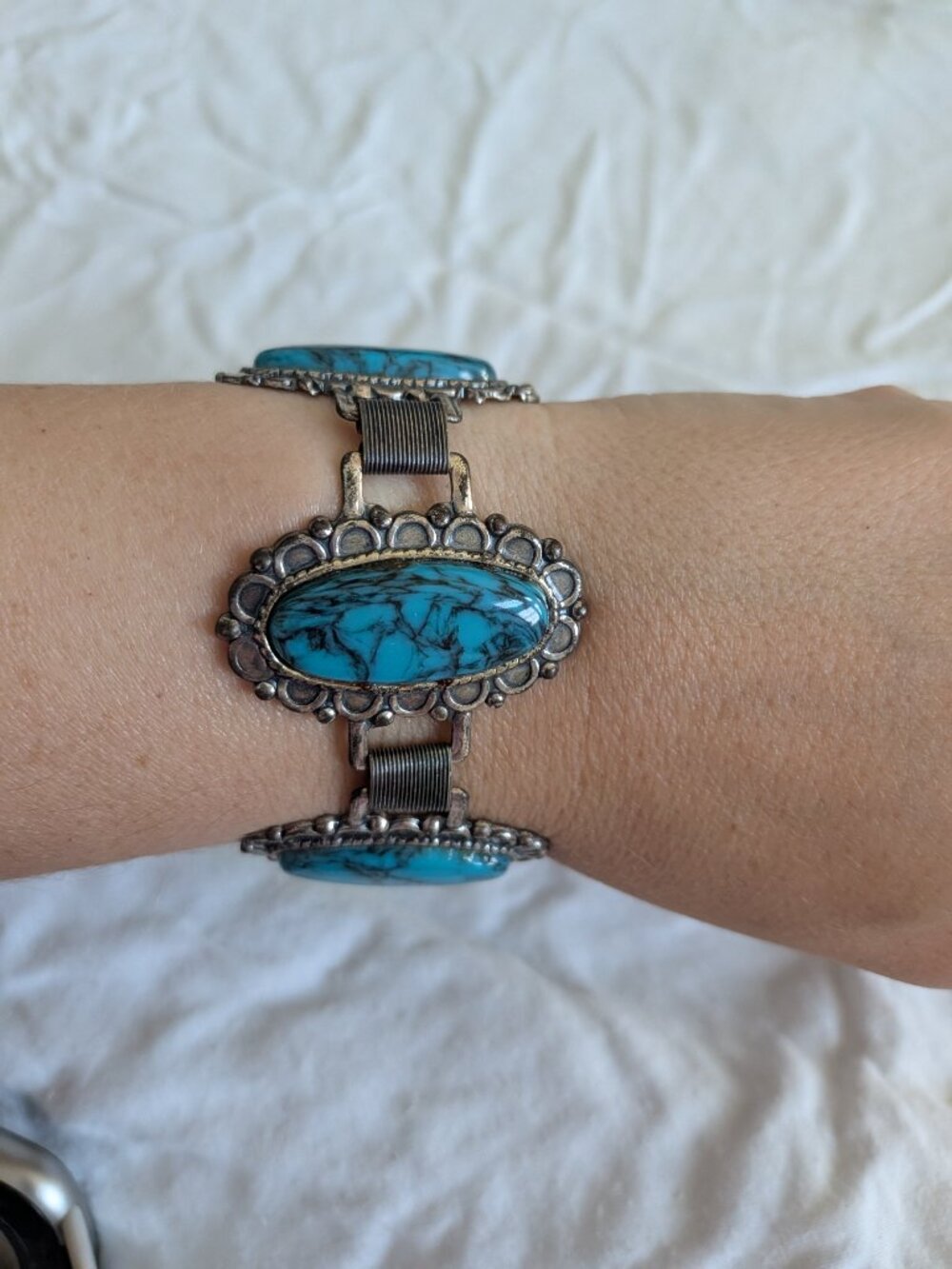 🌸 Turquoise Old West Country Style Bracelet in Silver NWOT